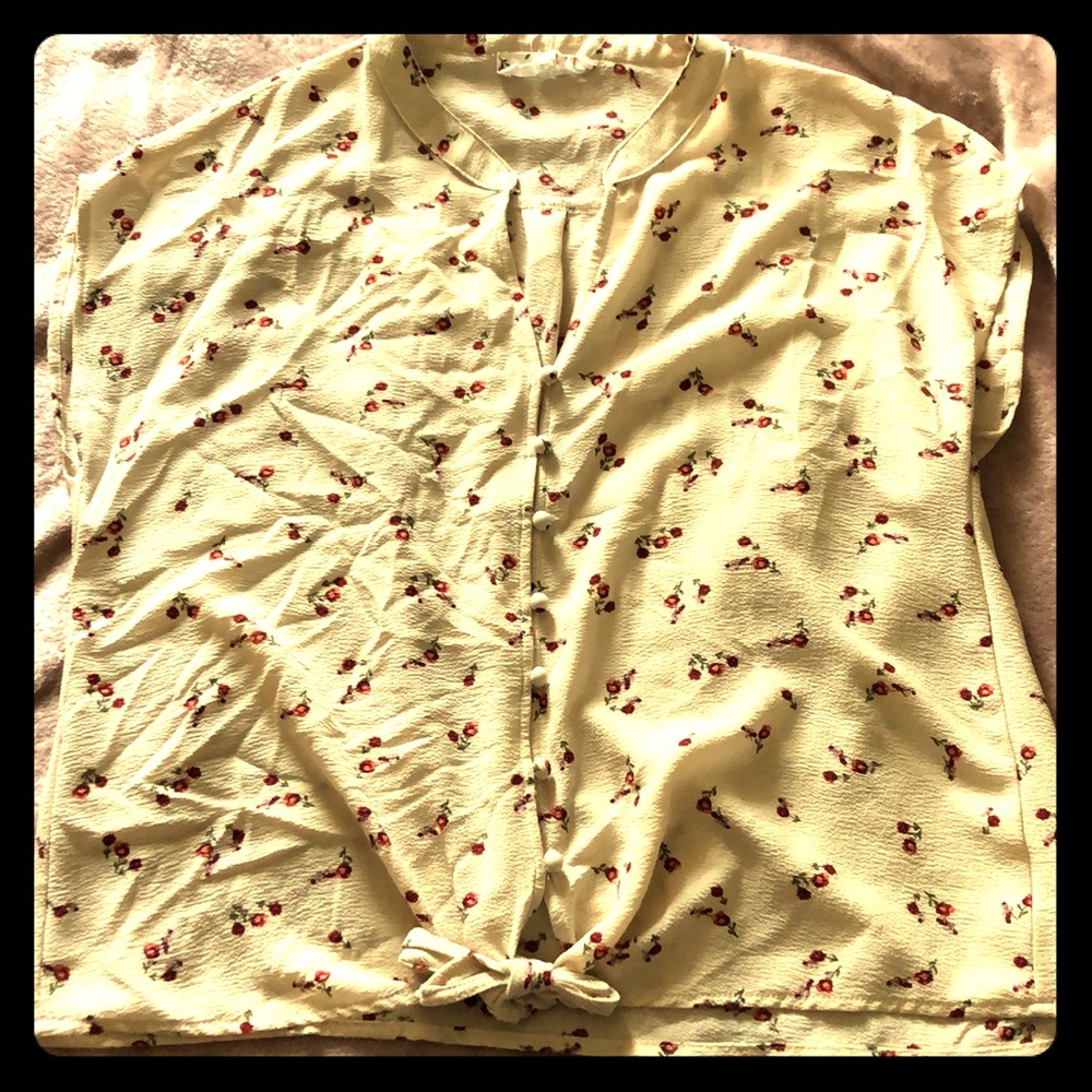 Cute button rose and cream shirt